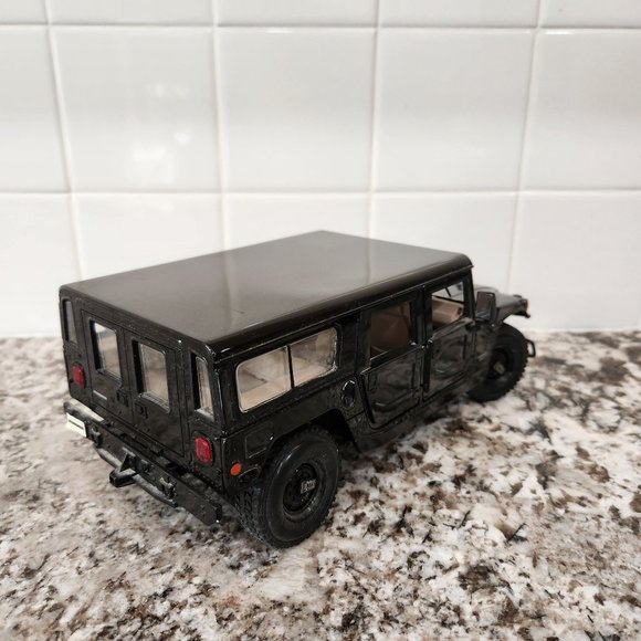 Hummer Model Car 1:18 scale black diecast metal - Picture 5 of 13